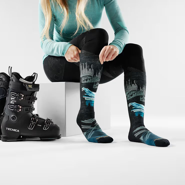 Smartwool Merino - Women's Ski Alpine Auroras Over The Calf Socks - Image 2